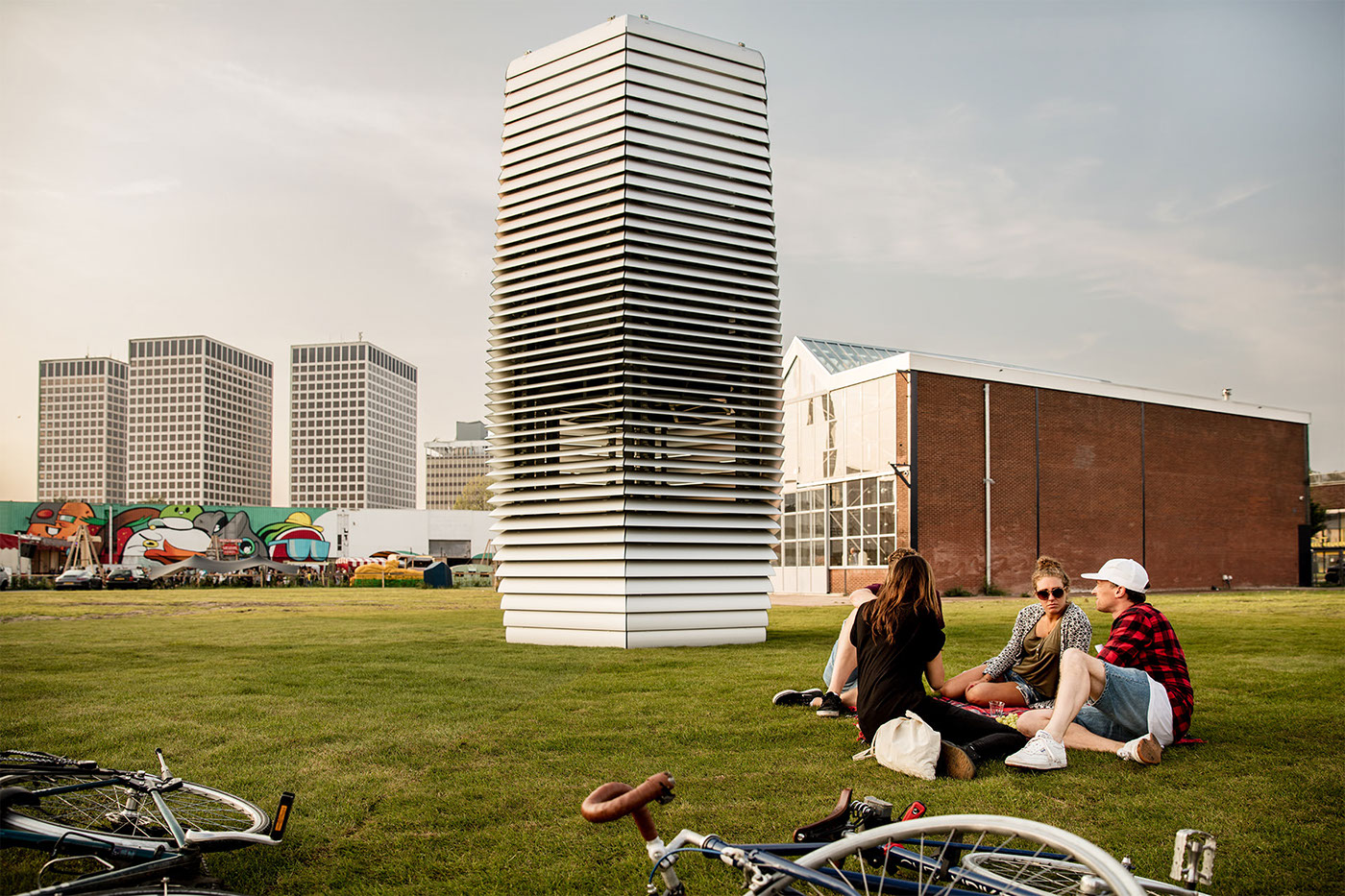 studio roosegaarde smog free tower daan roosegaarde Rotterdam crowdfunding ring Sustainability
