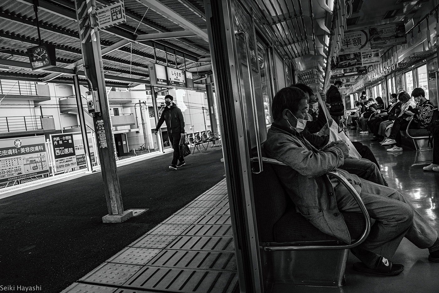 black and white japan monochrome osaka Street streetphotography