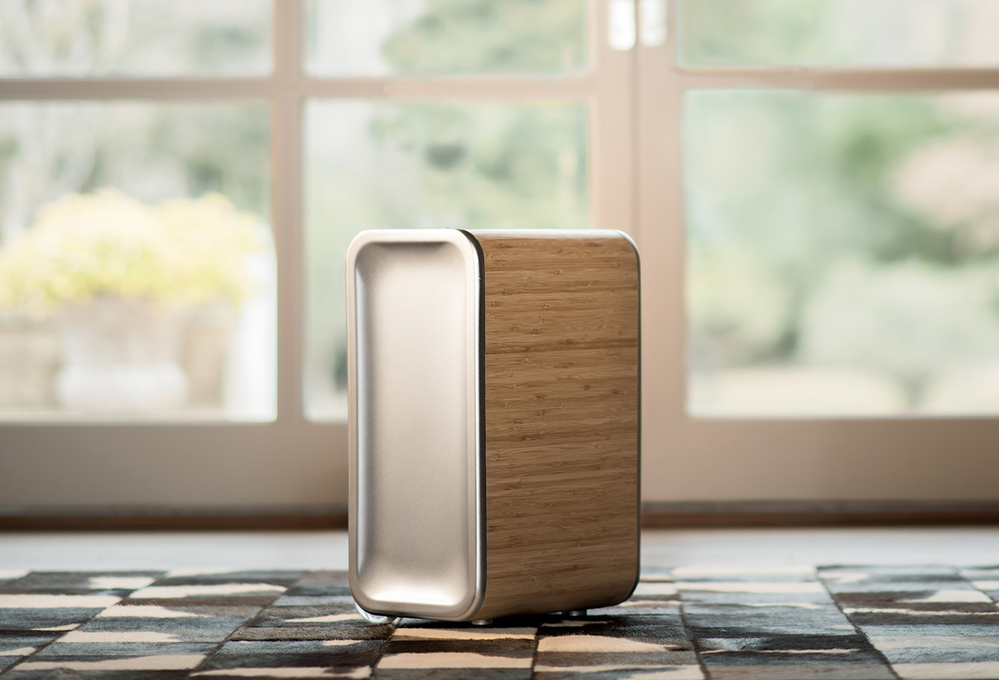 Fashion Luggage Crowd founding project Live on Kickstarter industrial design  product design  fashion design Functional Design Materials combination MINIMALISTIC CARRY-ON bamboo and aluminium