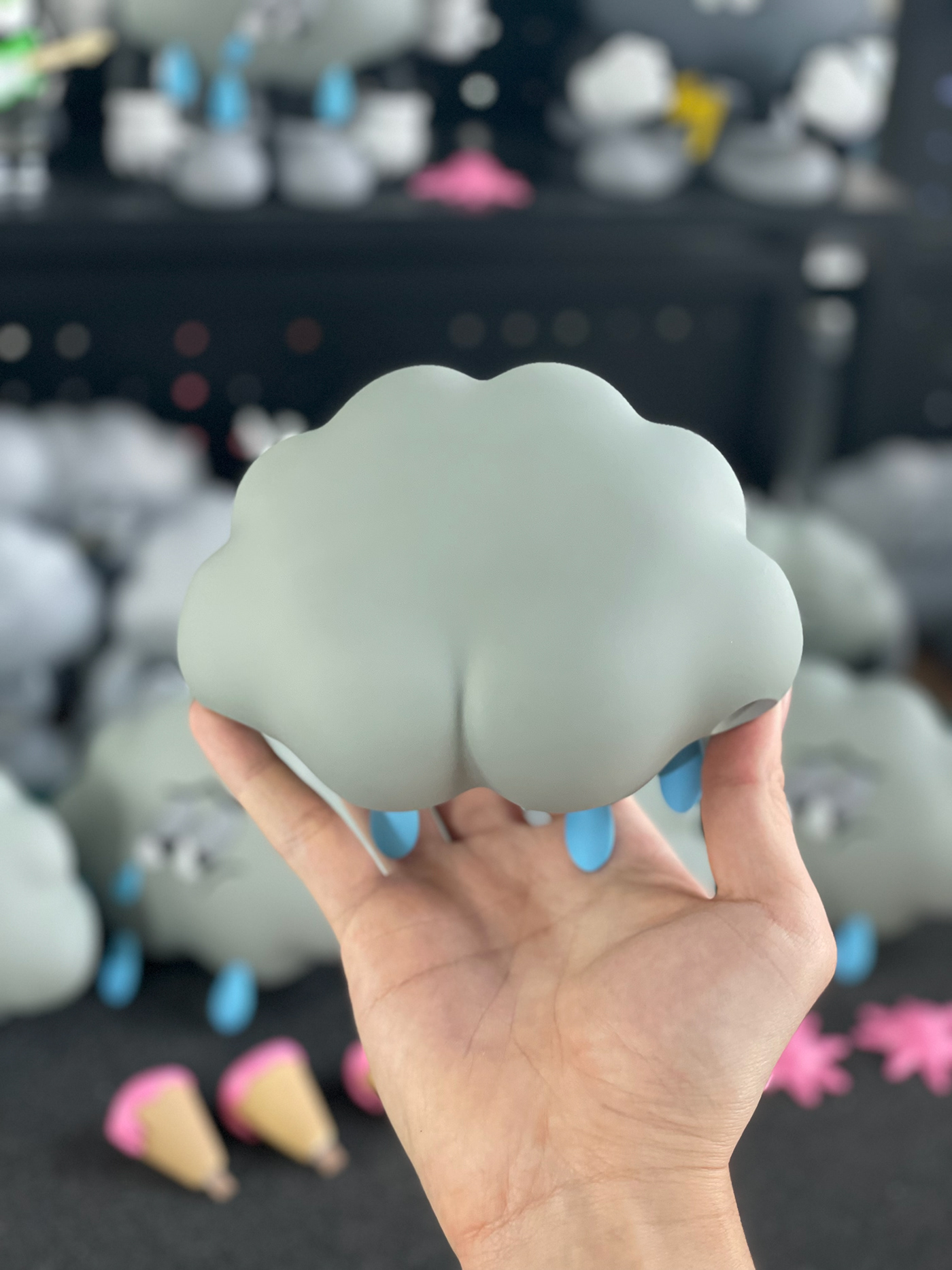 designertoy arttoys resintoy cloud weather Character emotion release kidult Collection figure