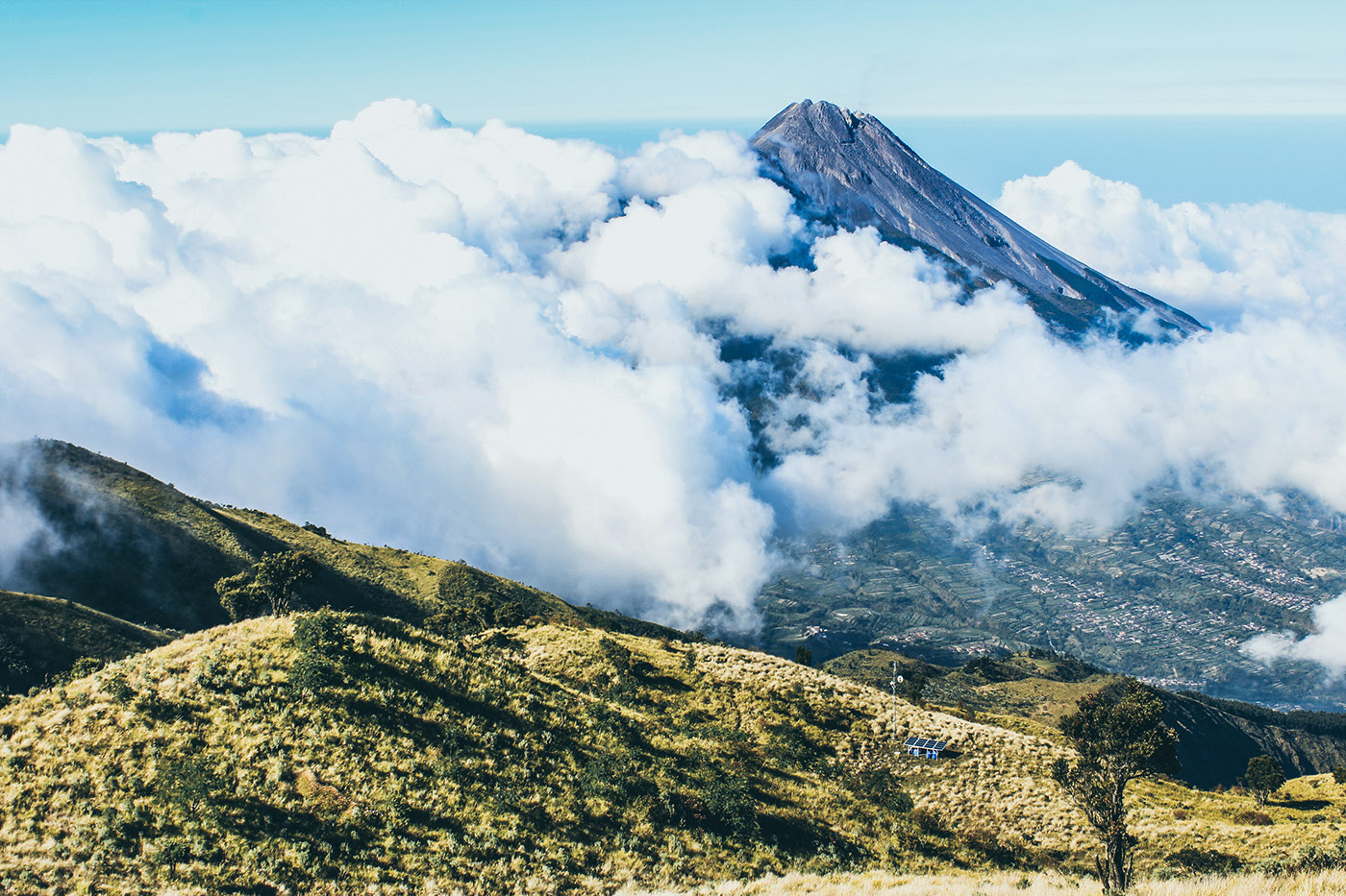 mountain cloud hiking indonesia