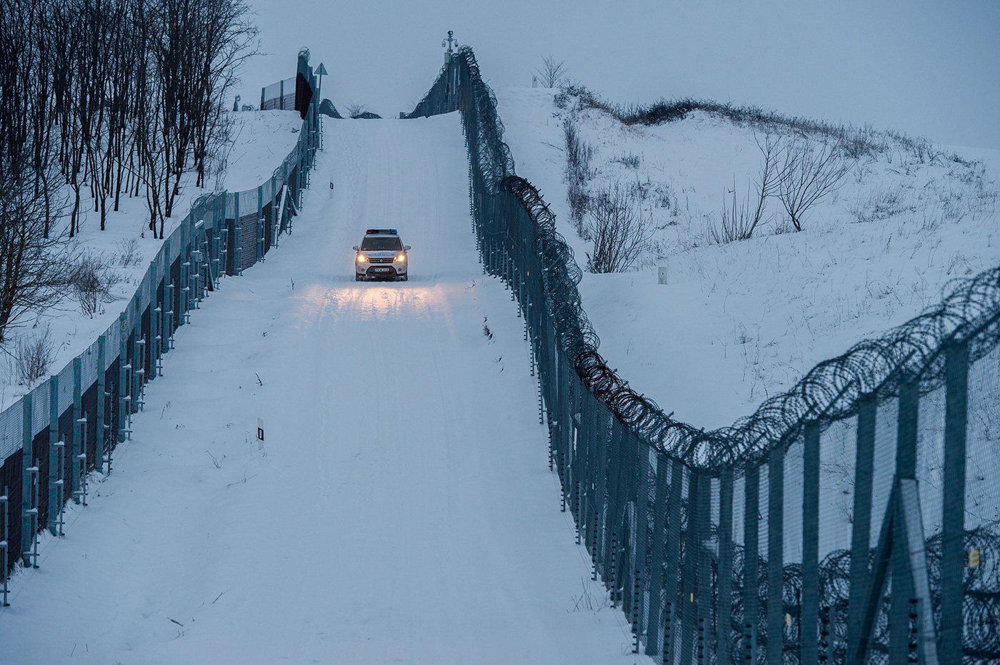 hungarian border fence borderfence border barrier hungary Serbia migration migrant crisis