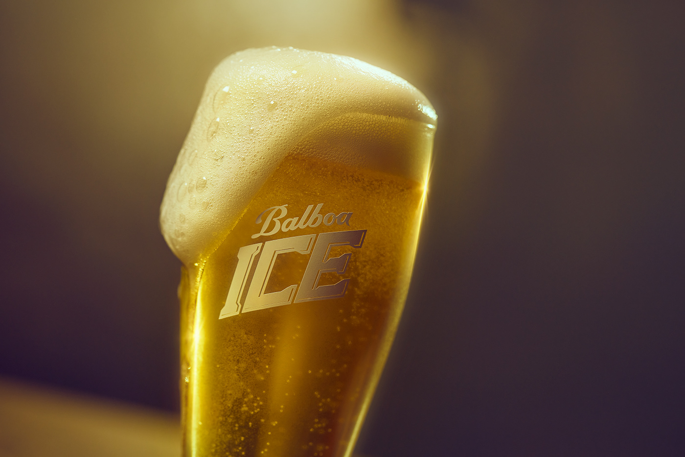 Alcoholic Beverage drink Advertising  Photography  lifestyle beer splash commercial campaign art direction 