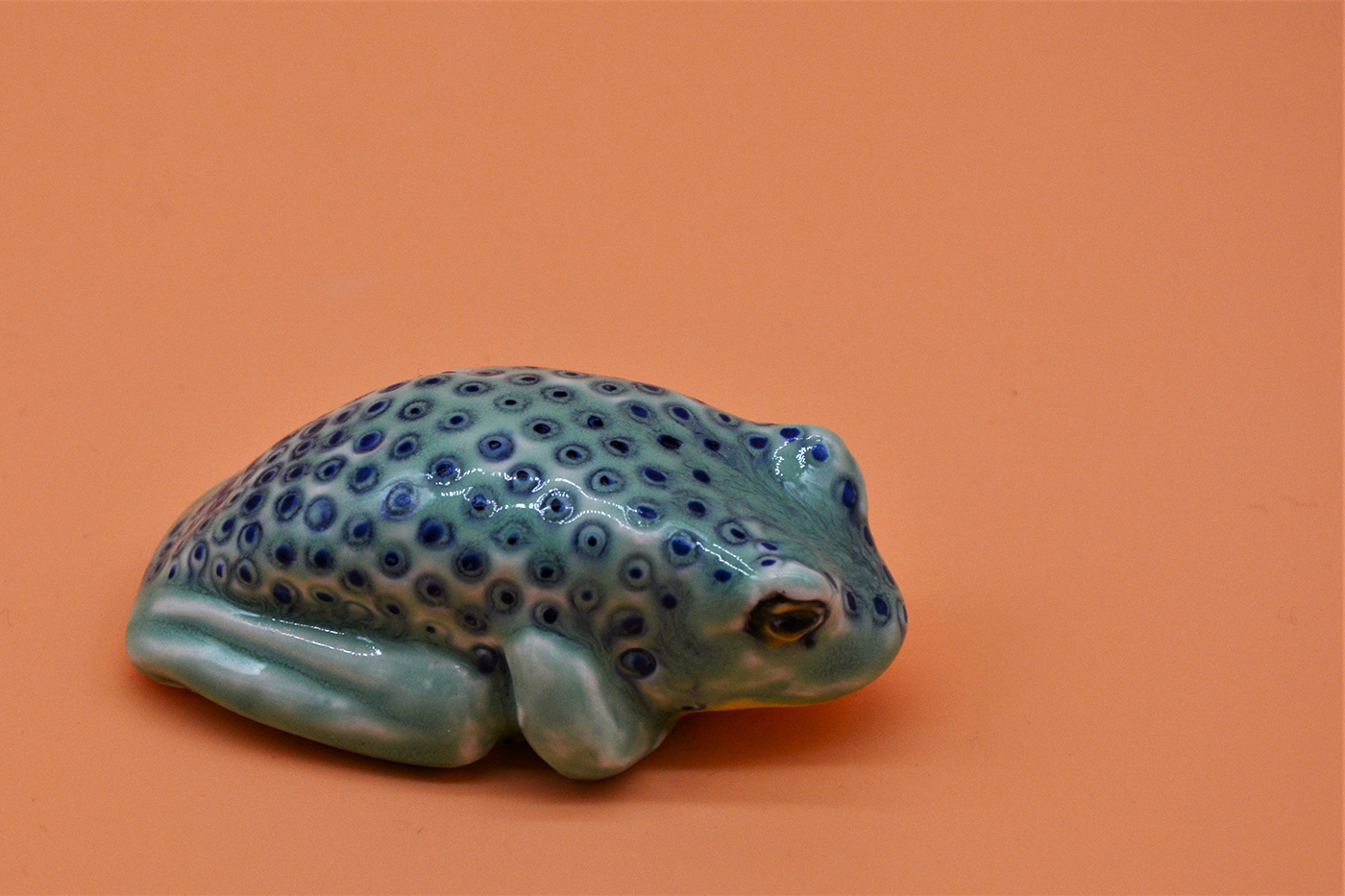 art ceramic colorful frogs porcelain sculptur