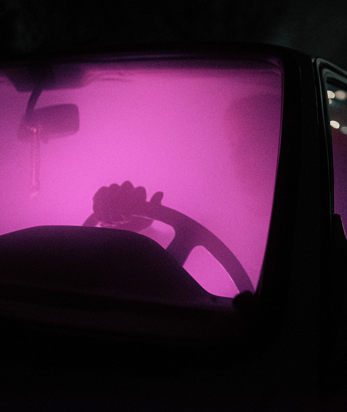night Rouler nuit nightwalker pink car Moody aesthetic dreamy 35mm