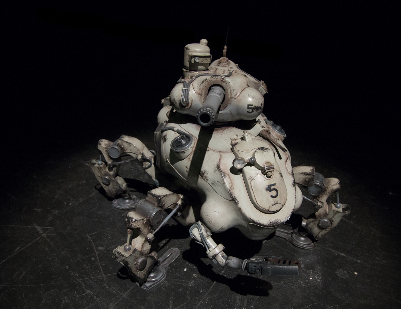 robot spider armadeira reciclagem recycling Miniature scale model kit bash Scratchbuild