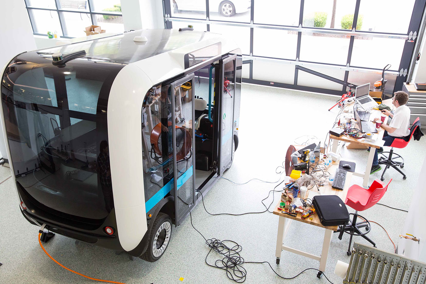olli Local Motors Berlino bus electric shuttle cab concept autonomus futuristic