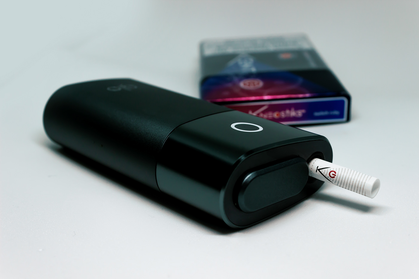 Advertising  Glo branding  lifestyle Minimalism Photography  product design  smoke-free Technology tobacco