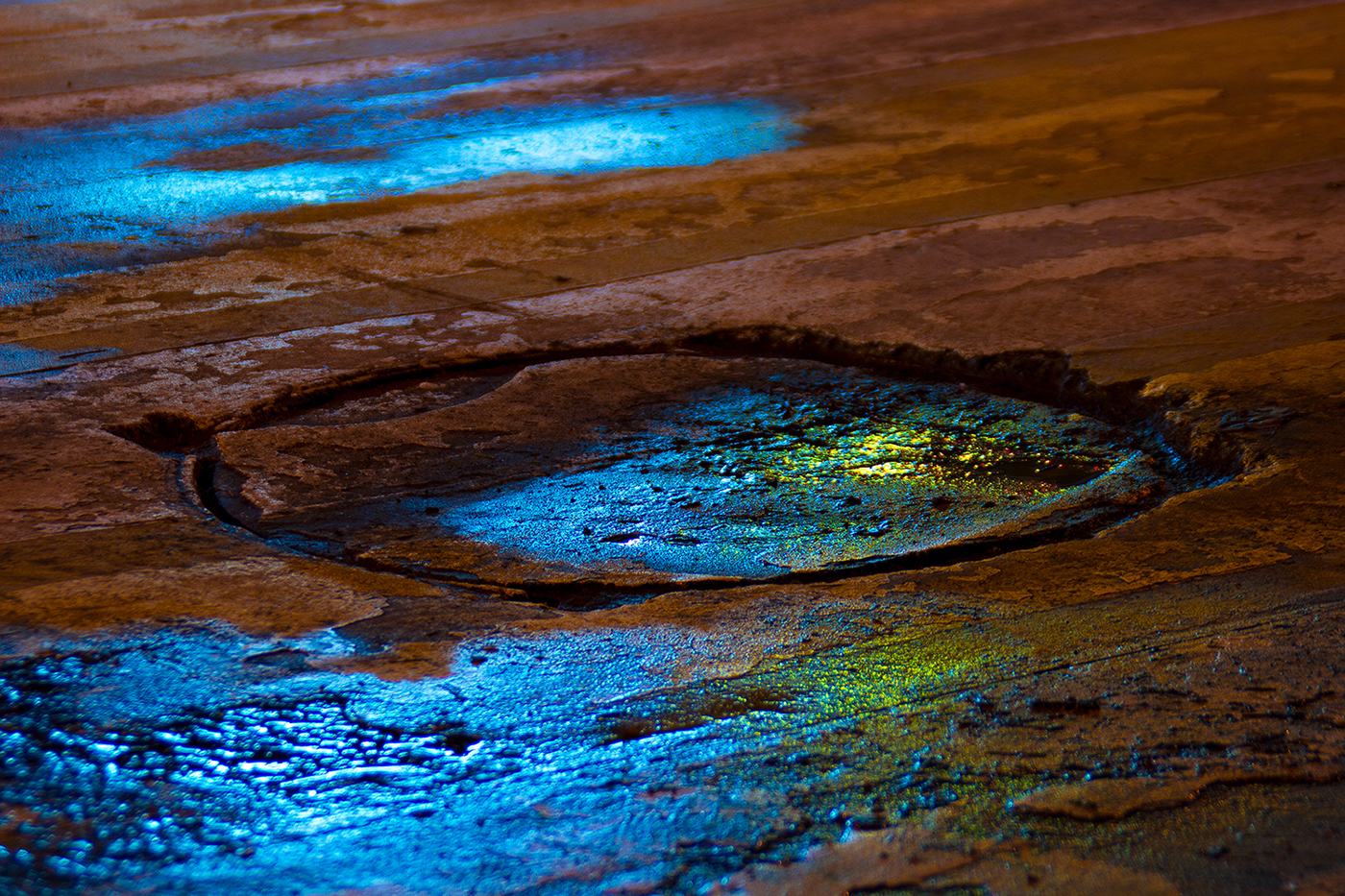 Flaws neon mirror night acid water lights colorful streets road