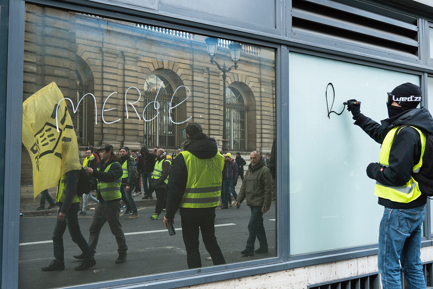 giletsjaunes Paris riot Photography  photojournalism  yellowjacket yellowvest demonstration news Sony