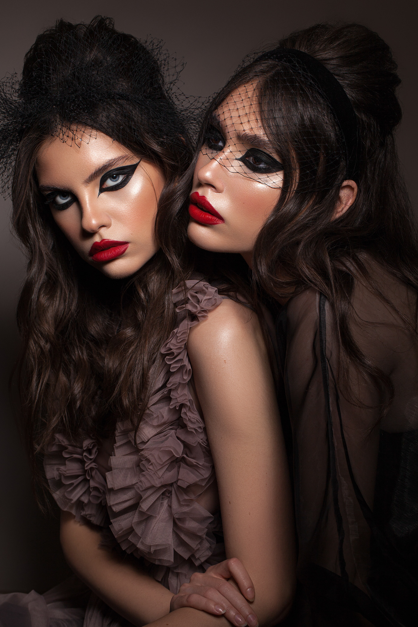 lips makeup model MUA photo redlips retouch retoucher skin Twins