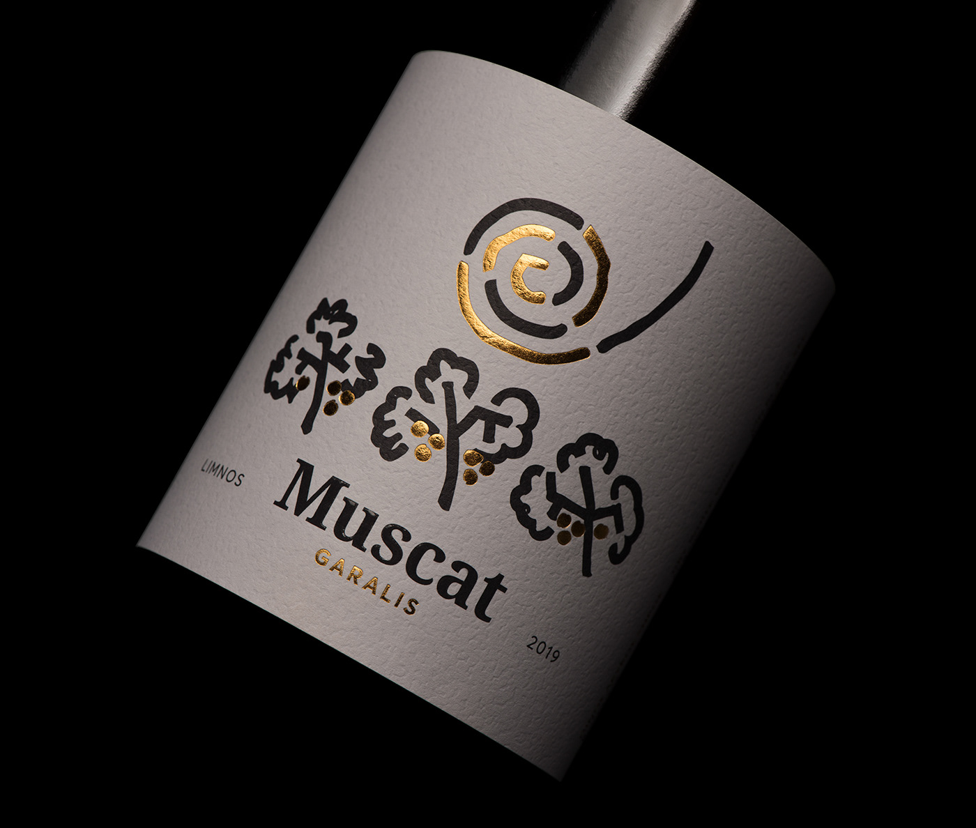 gold foil greek wine Label limnio limnos Muscat Packaging wine wine illustration wine packacking