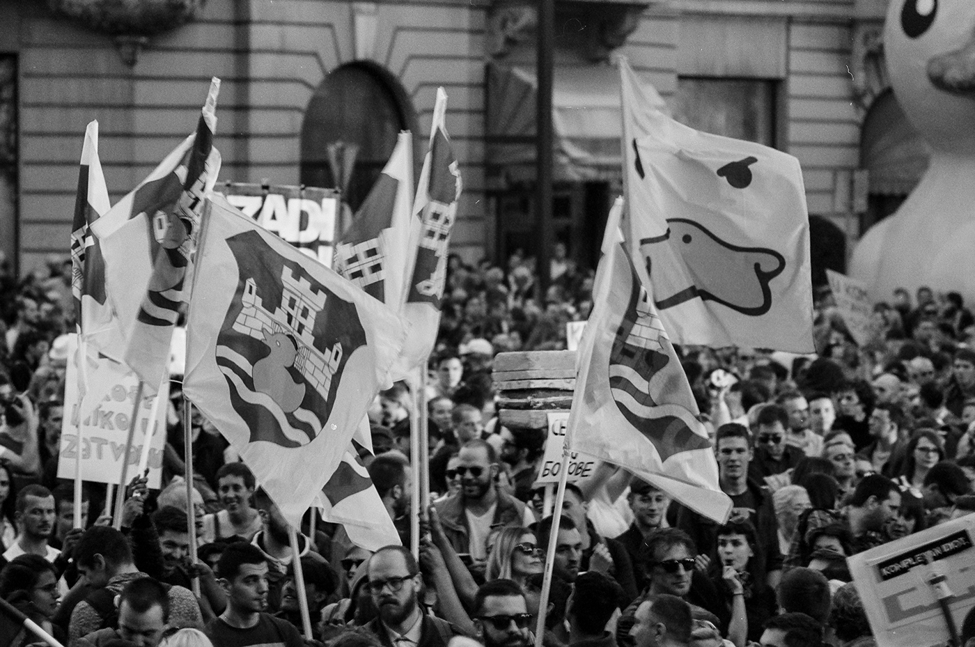 protests beograd belgrade Elections Serbia Street people city demonstrations protest