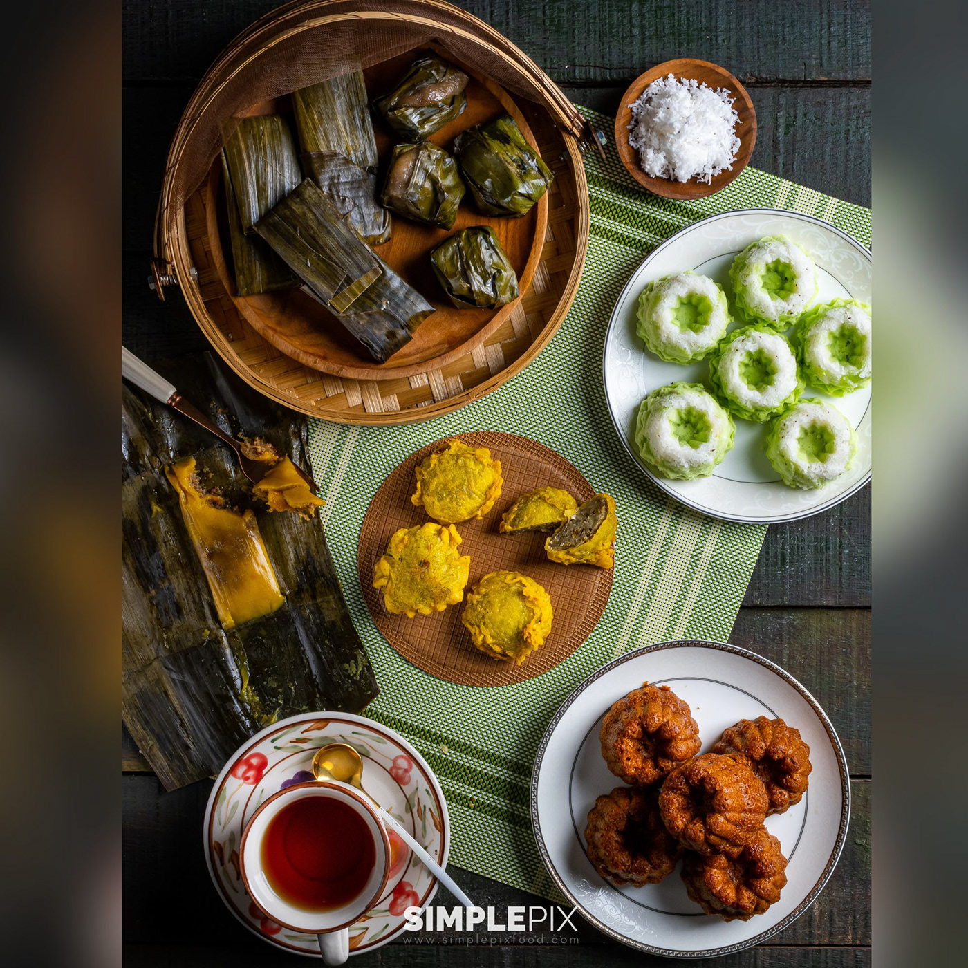 Kuih Traditional Food photoshoot ideas food photography restaurant Social media post
