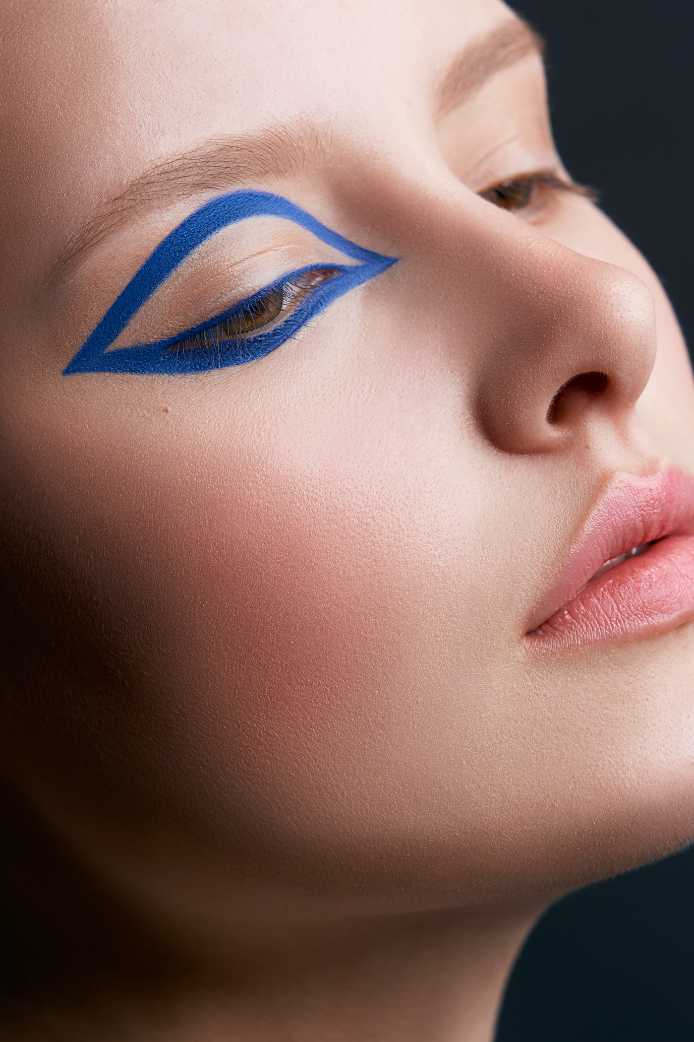 beauty Fashion  portrait makeup retouch retouching  skin eyes line lips