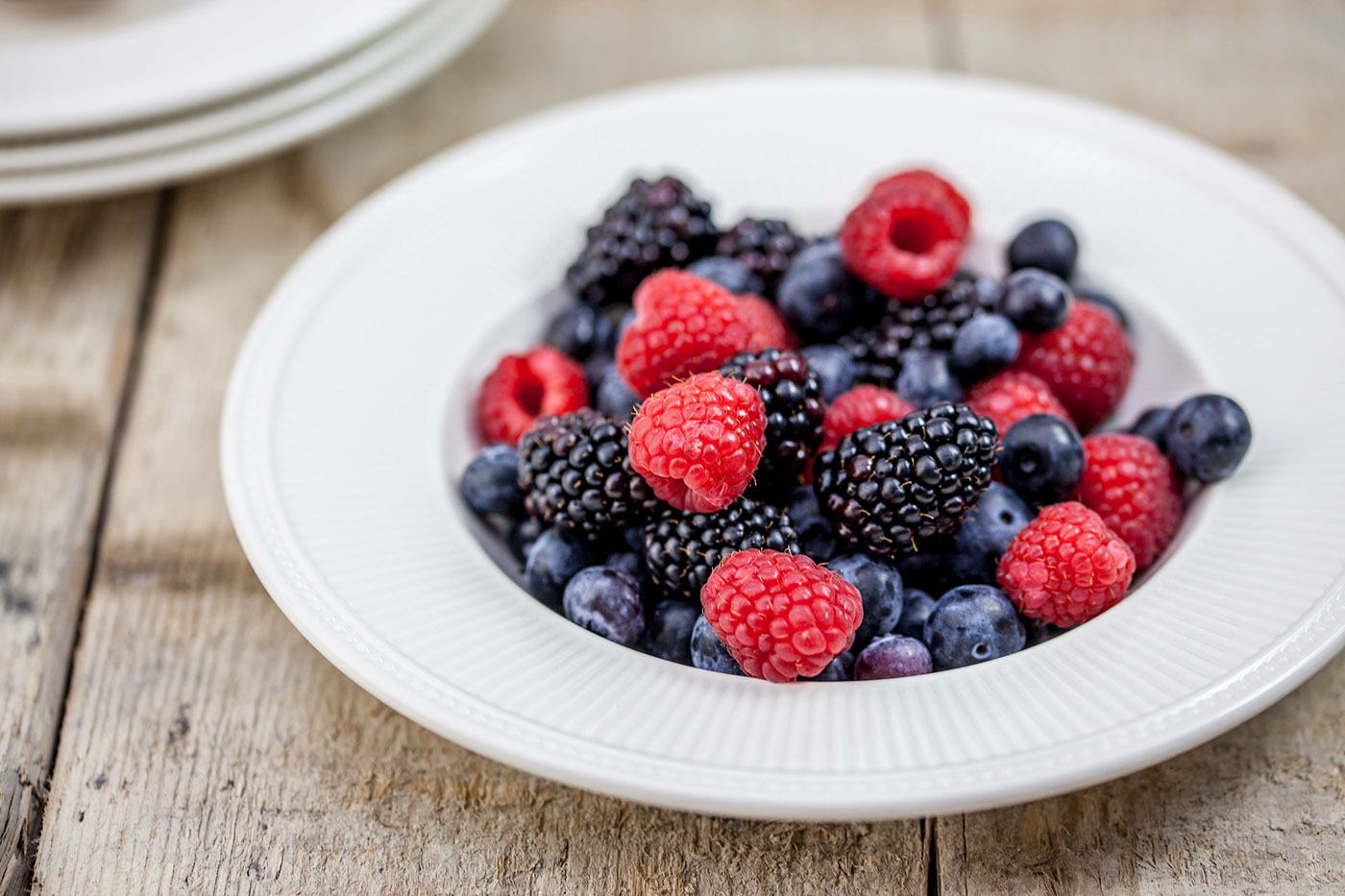 berries blueberries raspberries blackberries foodphotography oats foodie breakfast