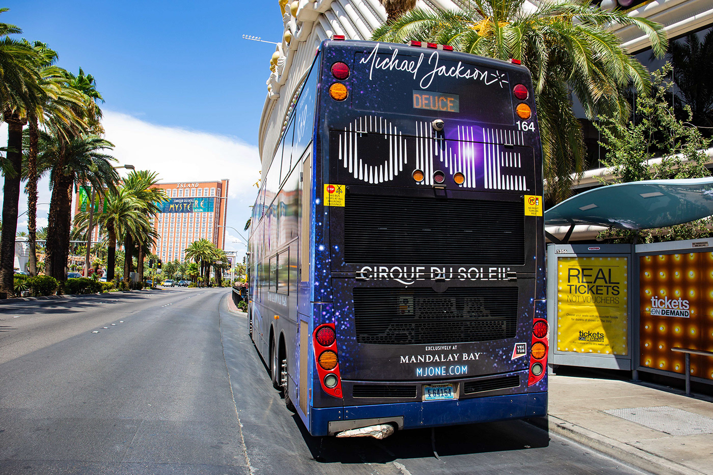 andre Andre Luis Santos Bus Wrap cirque du soleil design graphic design  Las Vegas Michael Jackson santos transit design