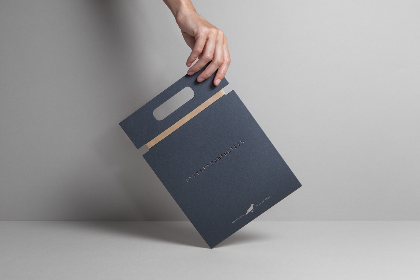 Packaging Fine Art Print bag embossing fedrigoni materica rubberband
