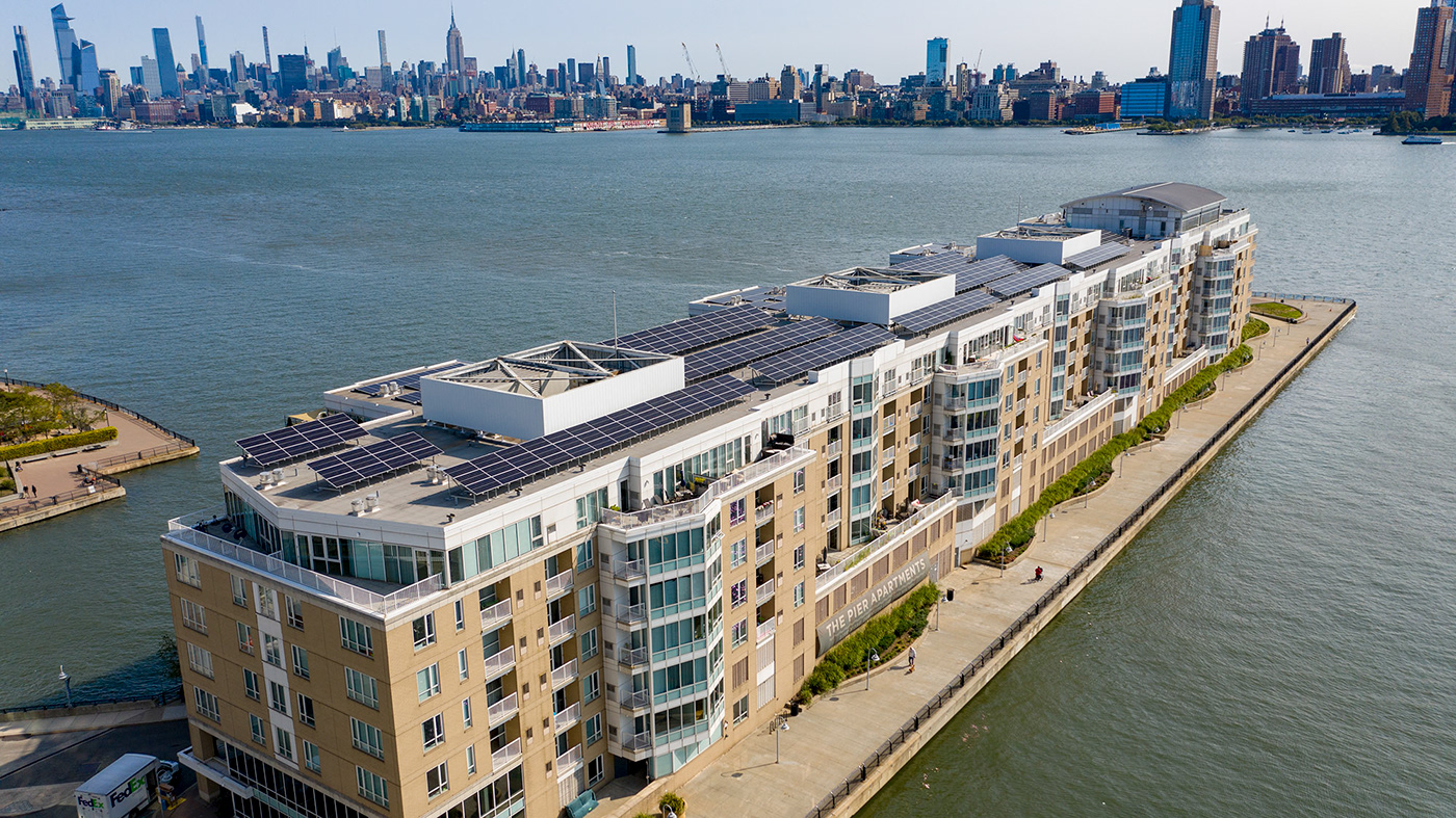 Hotel on Hudson Bay in New Jersey produces power with rooftop solar power. 
