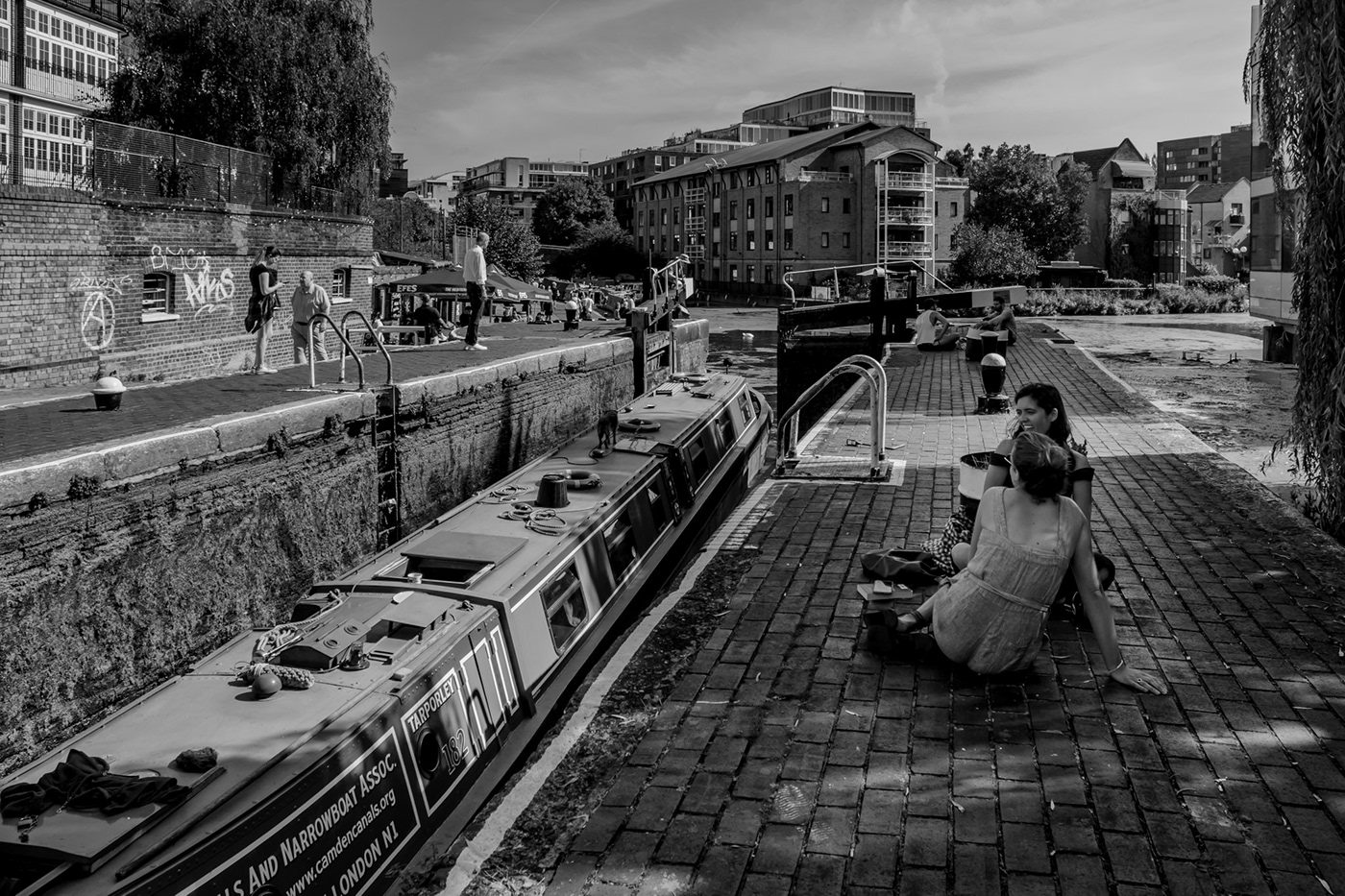 London Photography  canals narrowboats Shane Aurousseau photographer photoshoot travel photography people Canalside