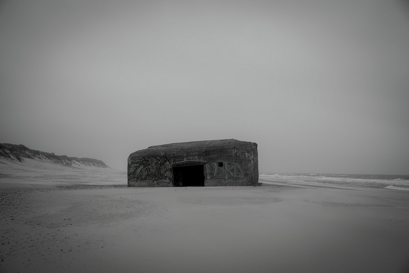 battle beach bunker War