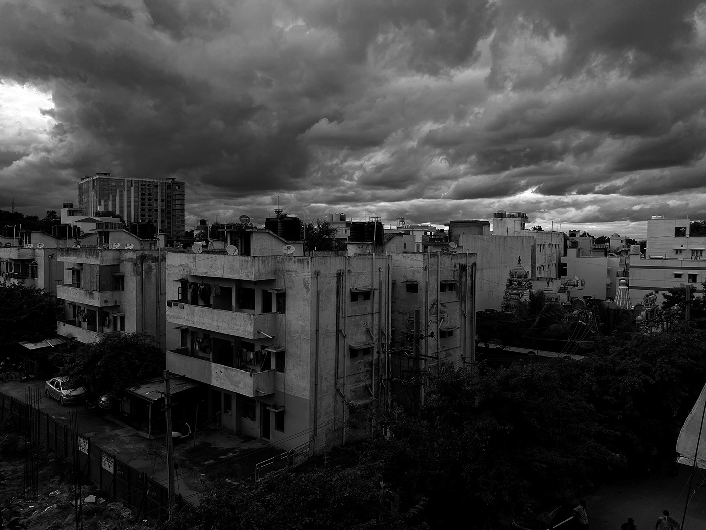 Moody Cloudy Evening.!