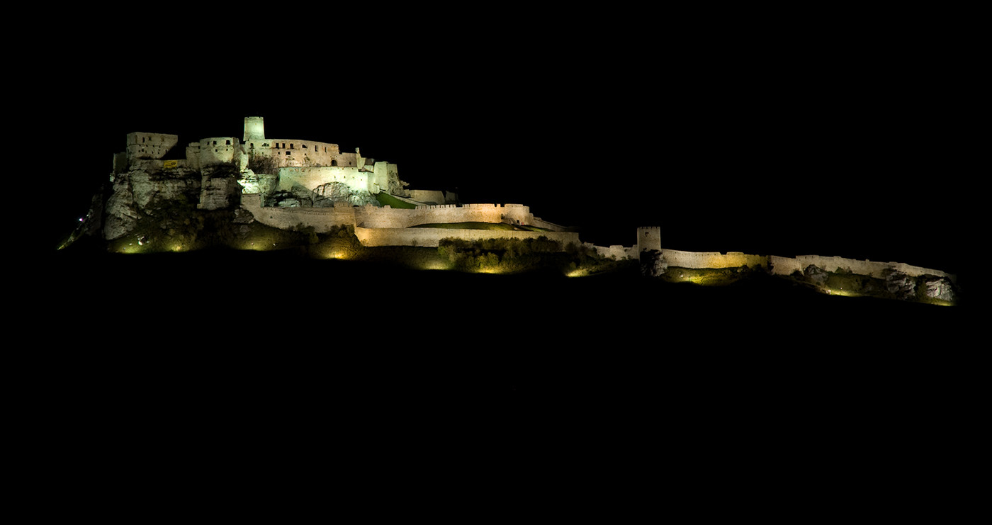 spis Castle history UNESCO heritage Day night MORNING mist fog Shadows sheep ruins