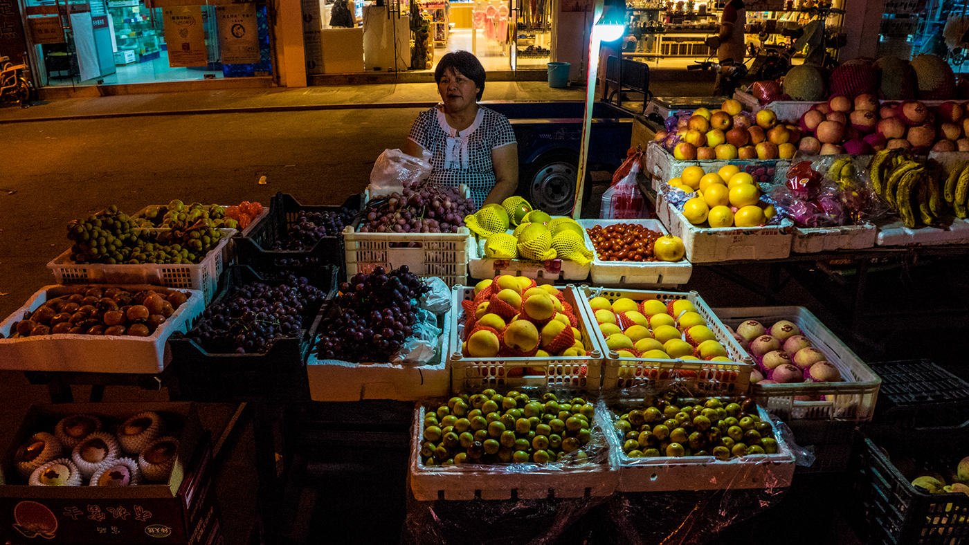 night market Fruits Woman the elderly man Smoking Shop goldfish newsstand