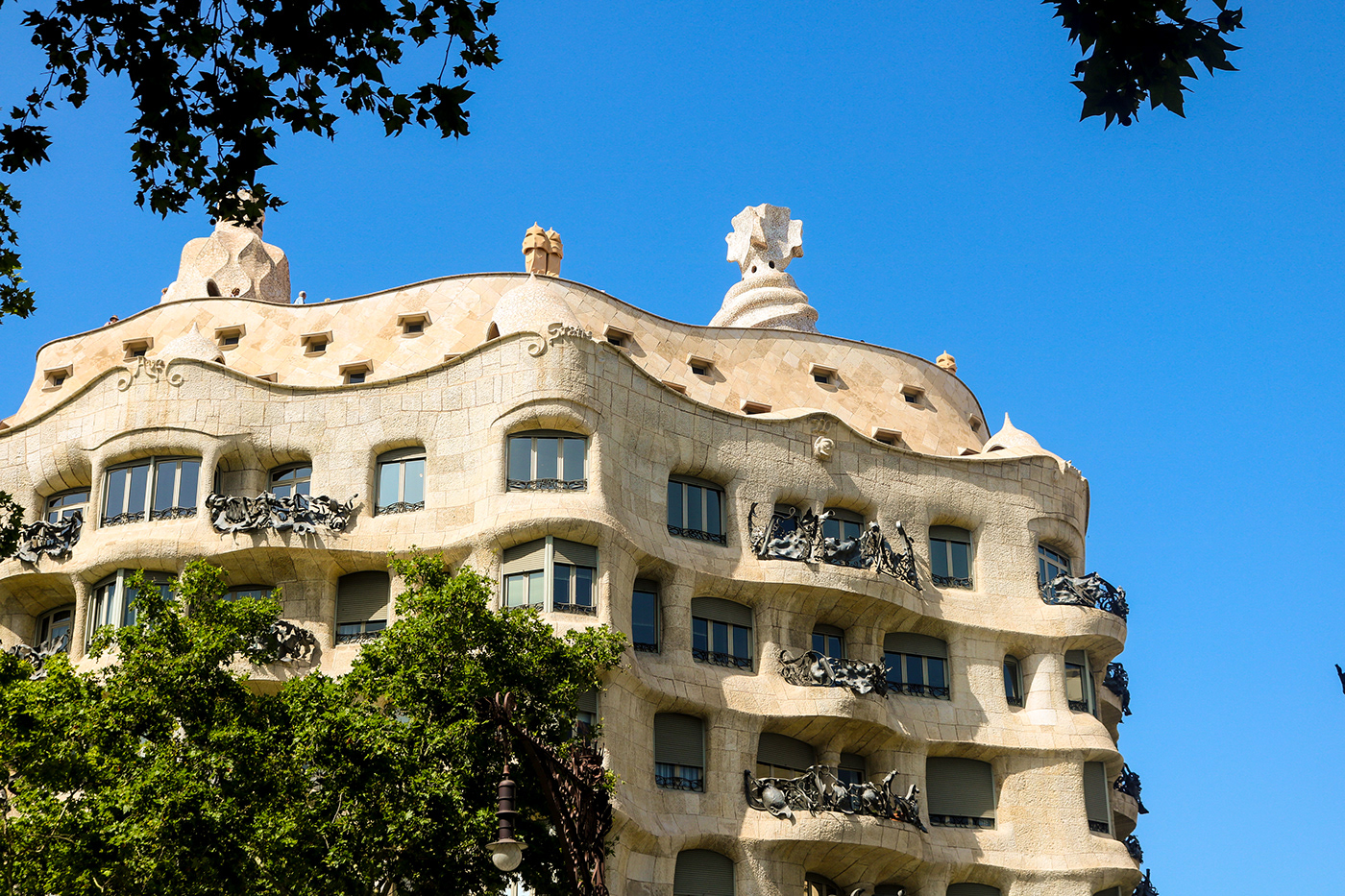 barcelona catalan Gaudi park guell spain cathedral sagrada familia travel photography arc do triomf barcelonetta beach