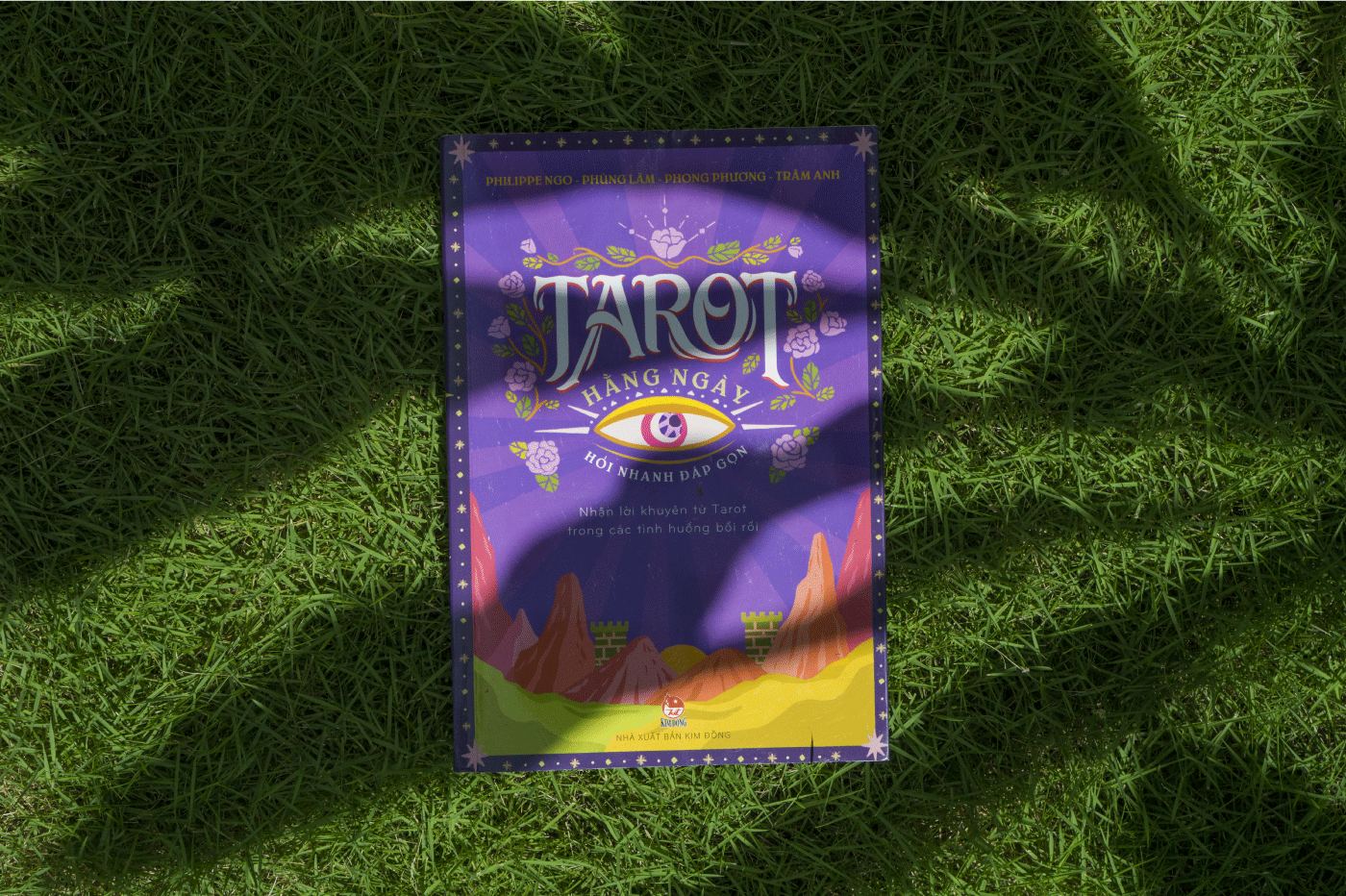 book card fortune teller ILLUSTRATION  Magic   purple tarot