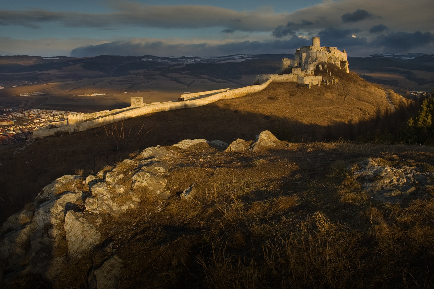 spis Castle history UNESCO heritage Day night MORNING mist fog Shadows sheep ruins