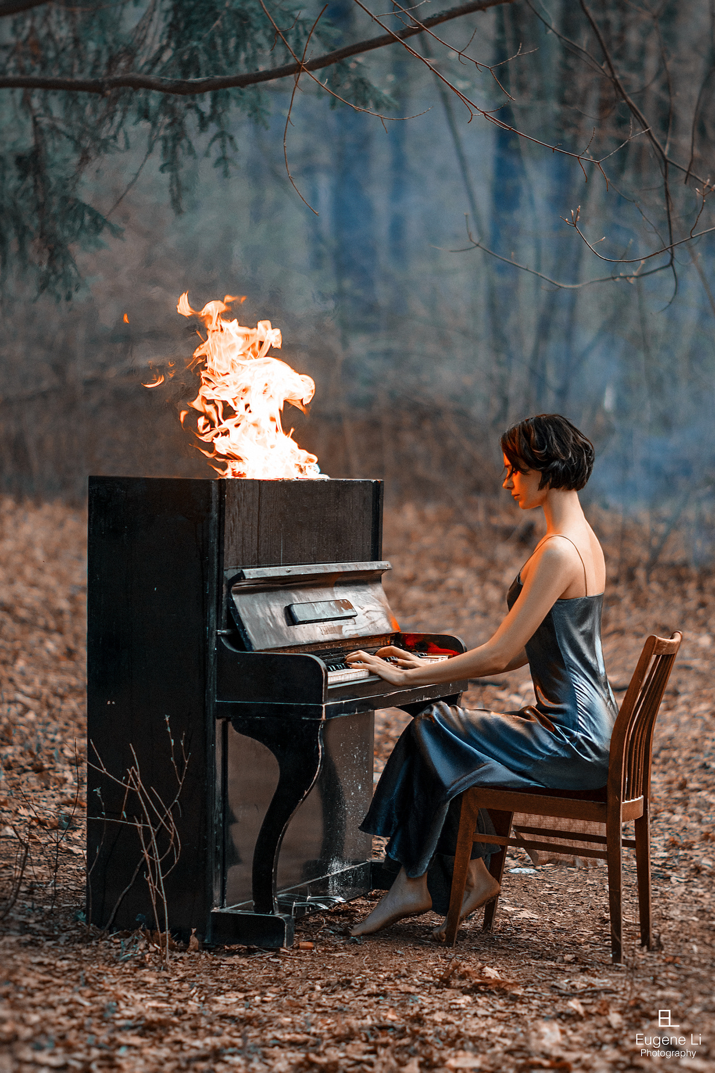Piano fire burn man woman