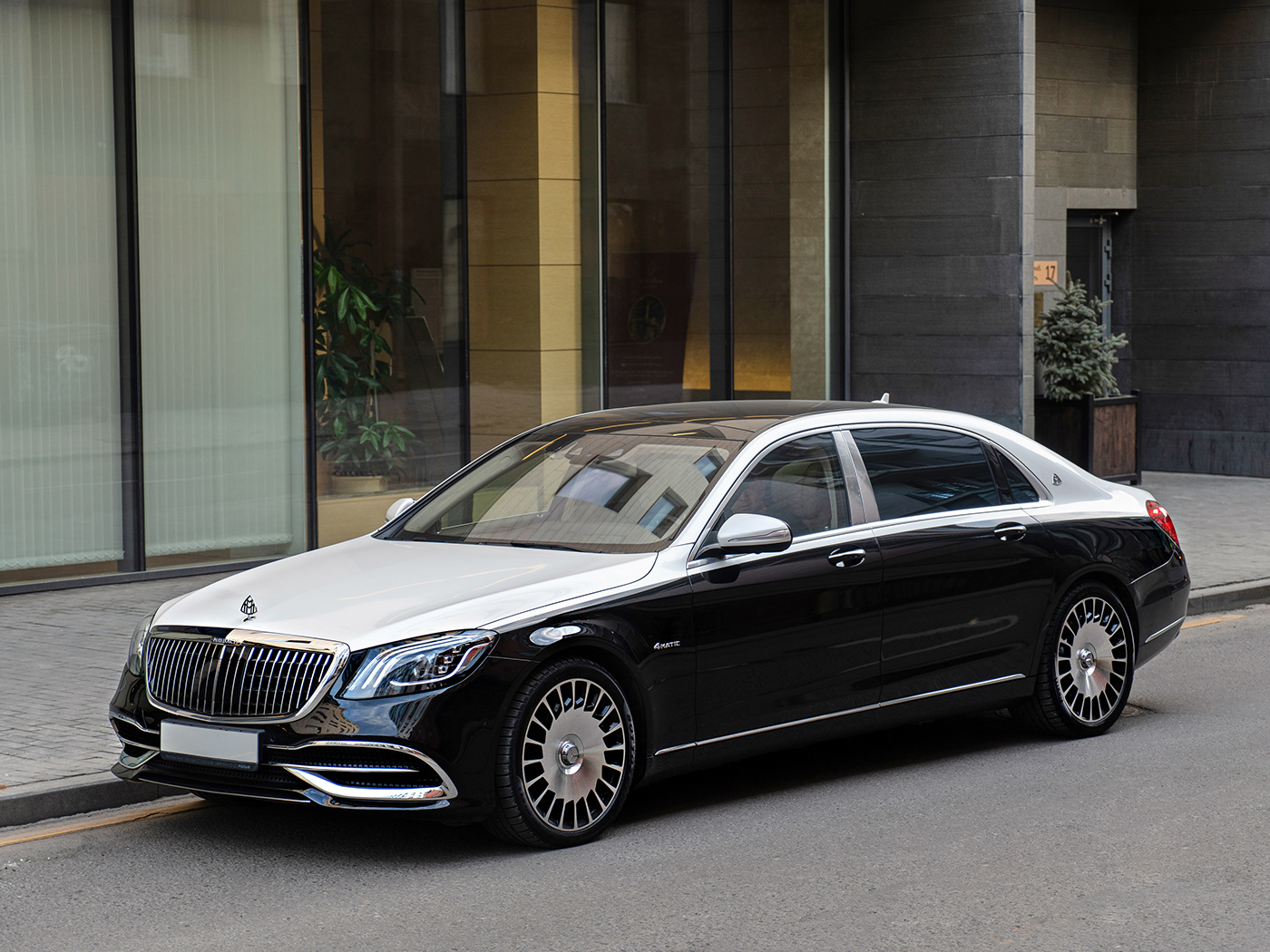 Mercedes майбах. Mercedes-Benz x222 s600 Maybach. Mercedes Benz w222 Maybach. Мерседес Бенц Майбах s600. Мерседес 222 Майбах.