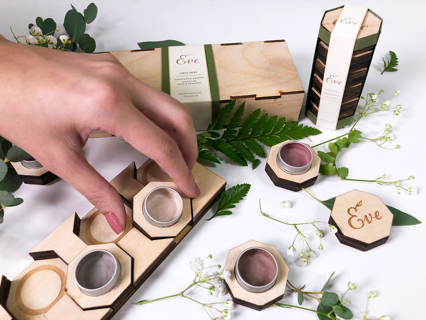makeup customization Sustainable portable palette eyeshadow wood eco-friendly natural