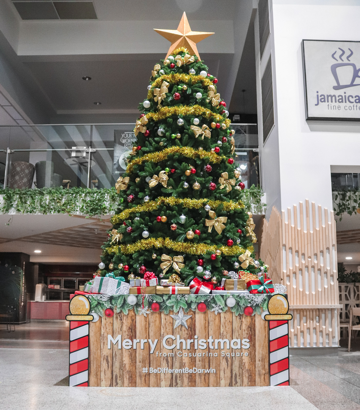Christmas christmas Tree installation Presents wrapping papper Happy Holidays shopping mall Display darwin