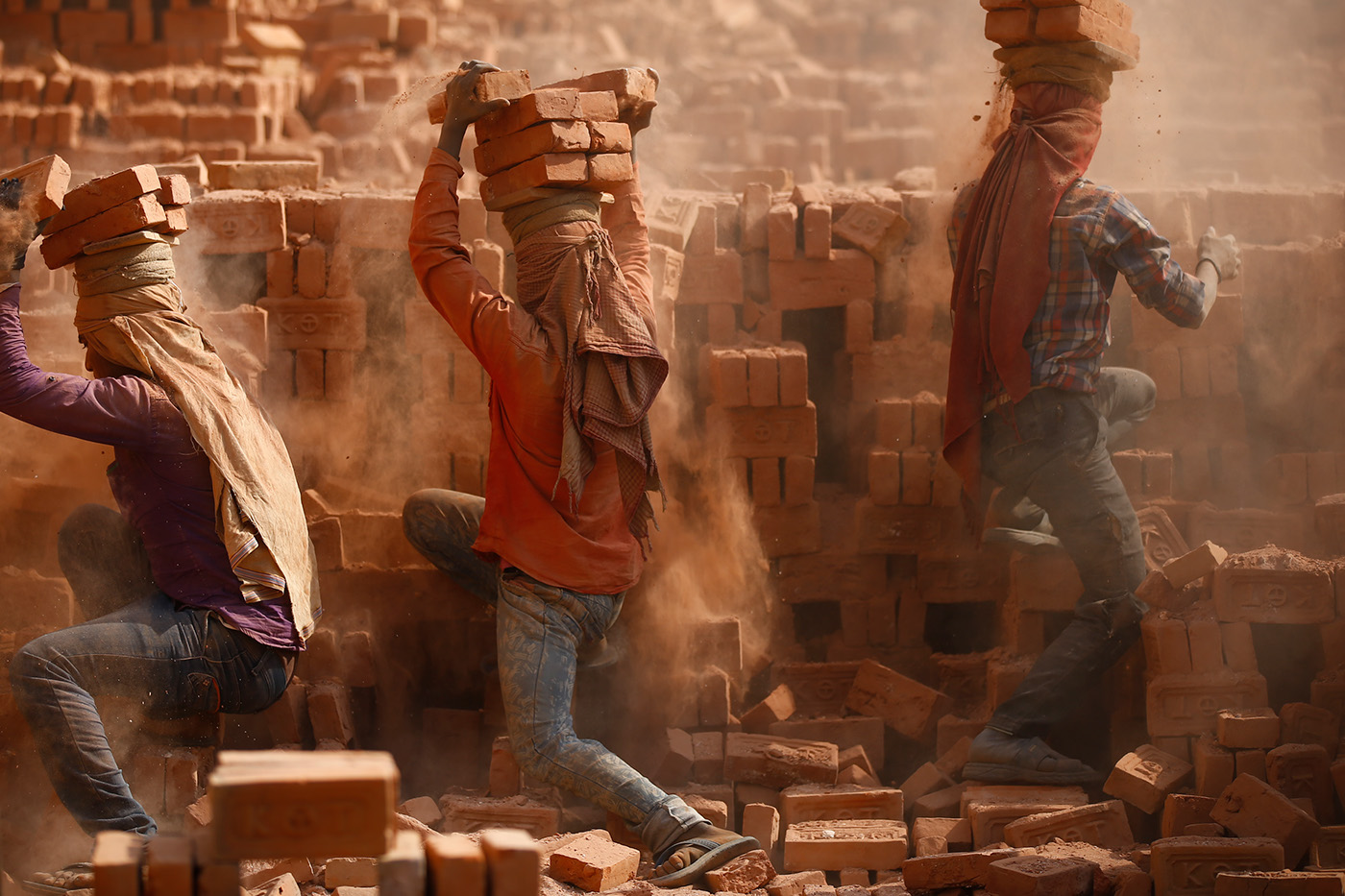nepal Bhaktapur asia dailylife Work  migrant photojournalism  people bricks Photography 