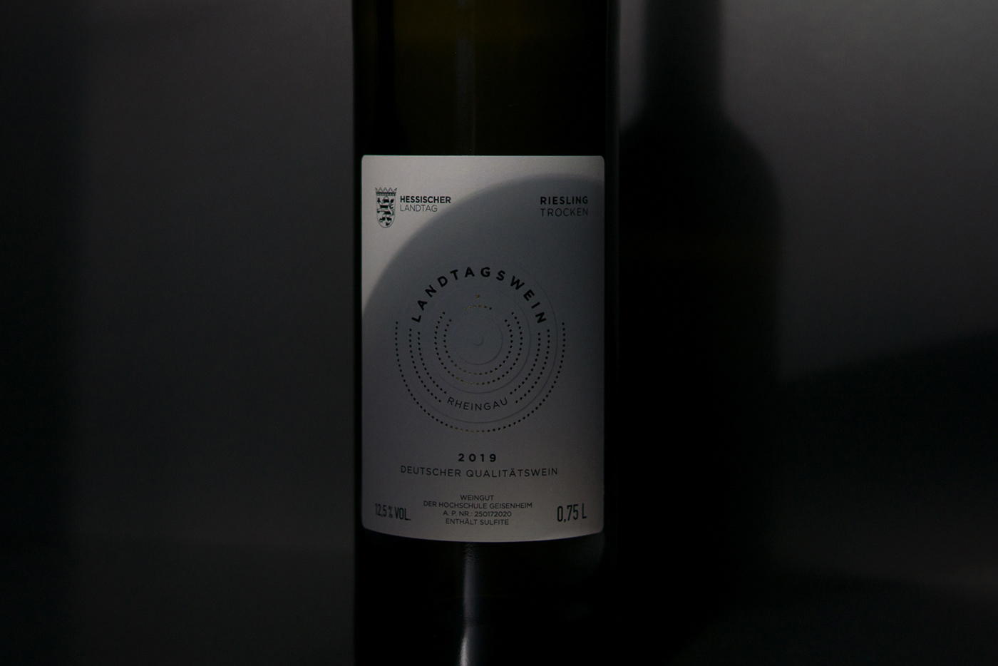 architecture label design minimal modern Packaging parliament Weinetikett wine winedesign winelabel
