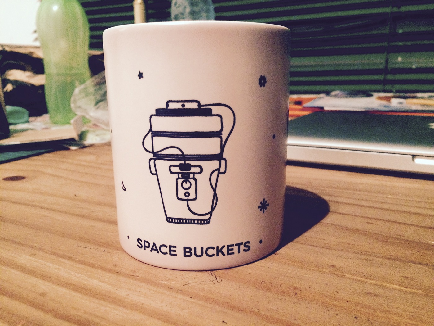 Space Buckets indoor Gardeners DIY ILLUSTRATION  logo video animation  brand