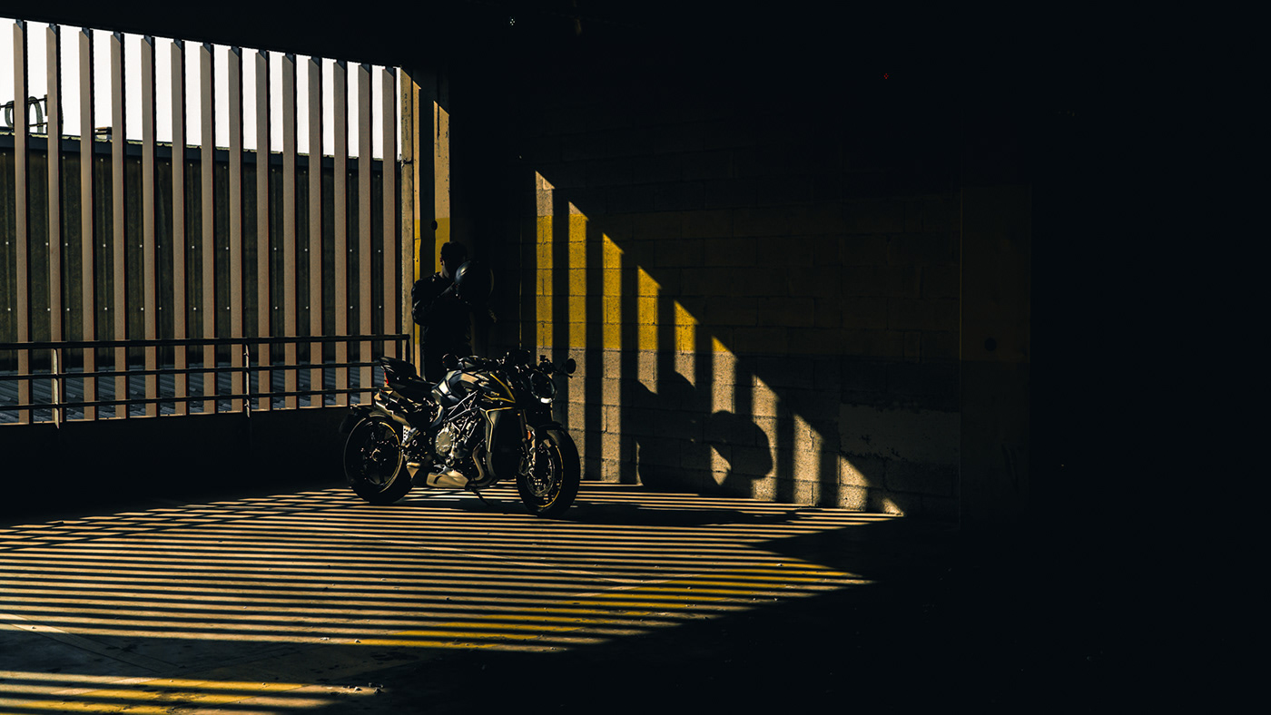 motorbike motorcycle mv agusta light shadow