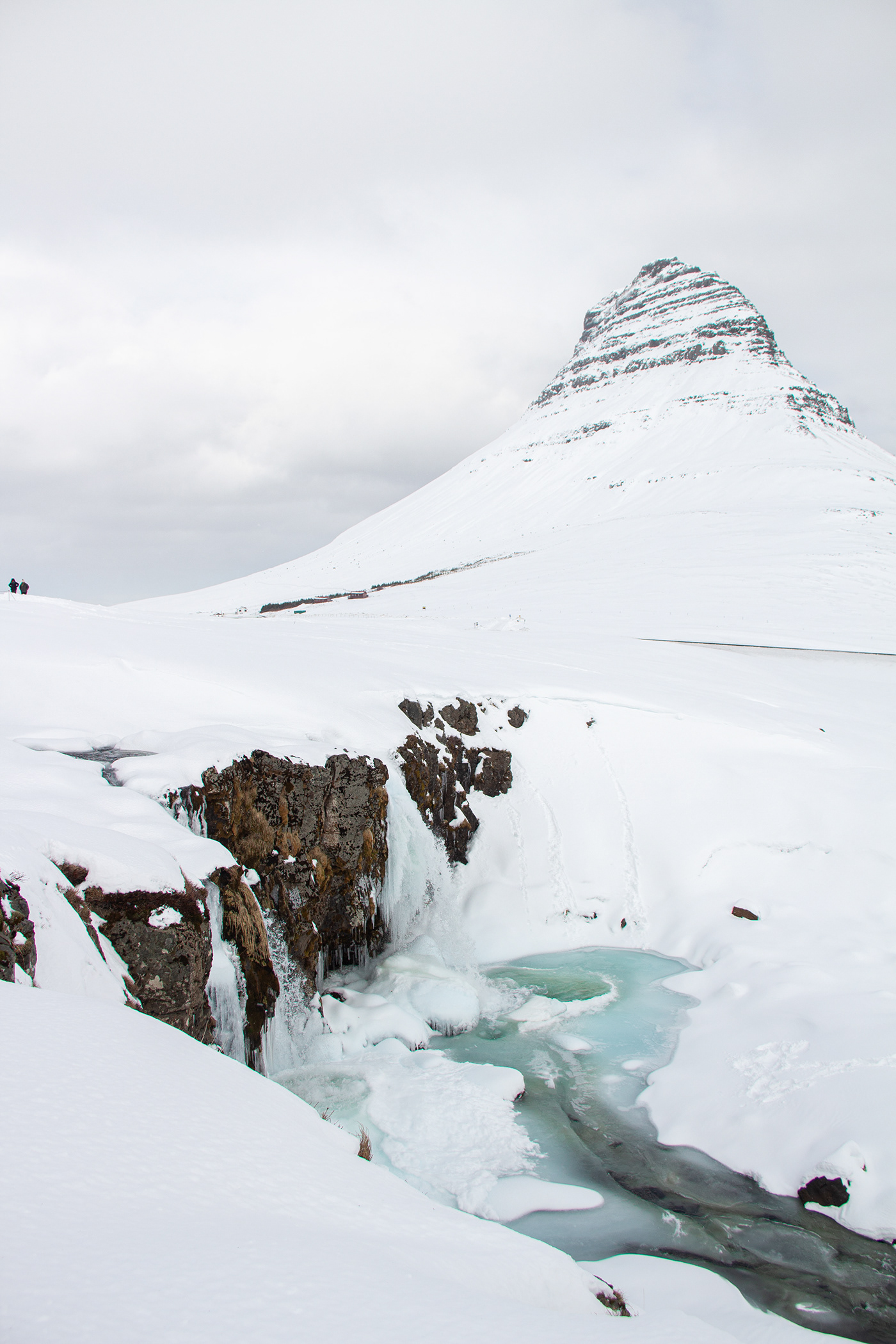 paisaje nieve islandia montañas naturaleza cascadas