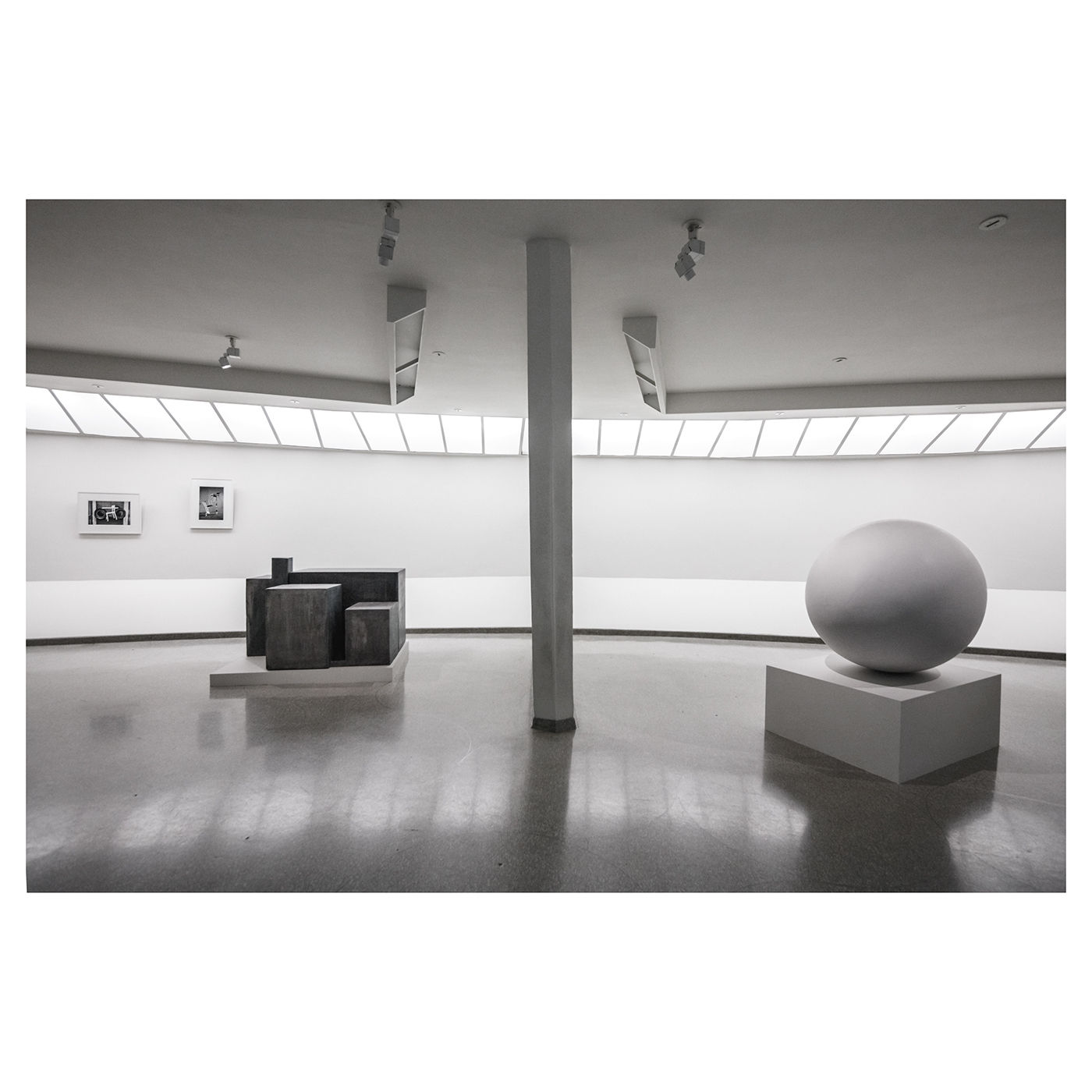 guggenheim New York Frank Lloyd Wright White concrete museum modernism modern Spiral