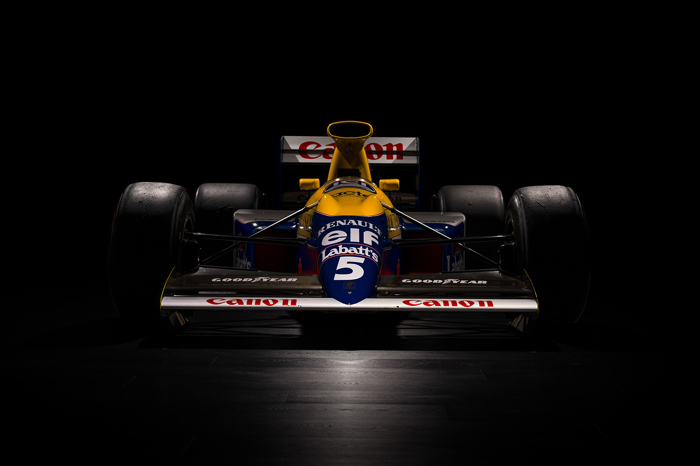 Formula 1 car automotive   Photography  Flash retouch beauty f1