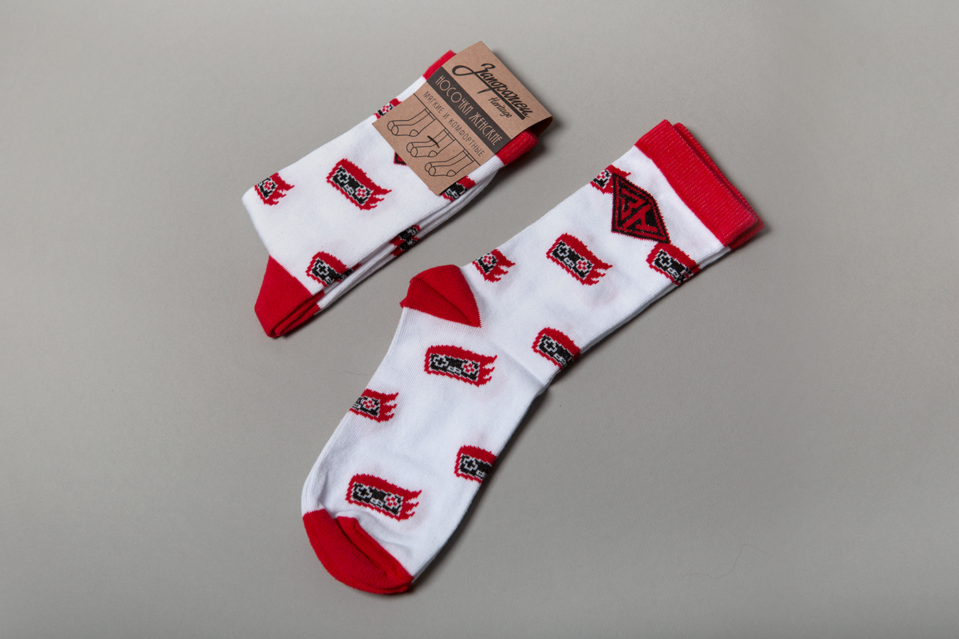 Zaporozhec socks 8 bit console pattern паттерн носки Запорожец clothes одежда
