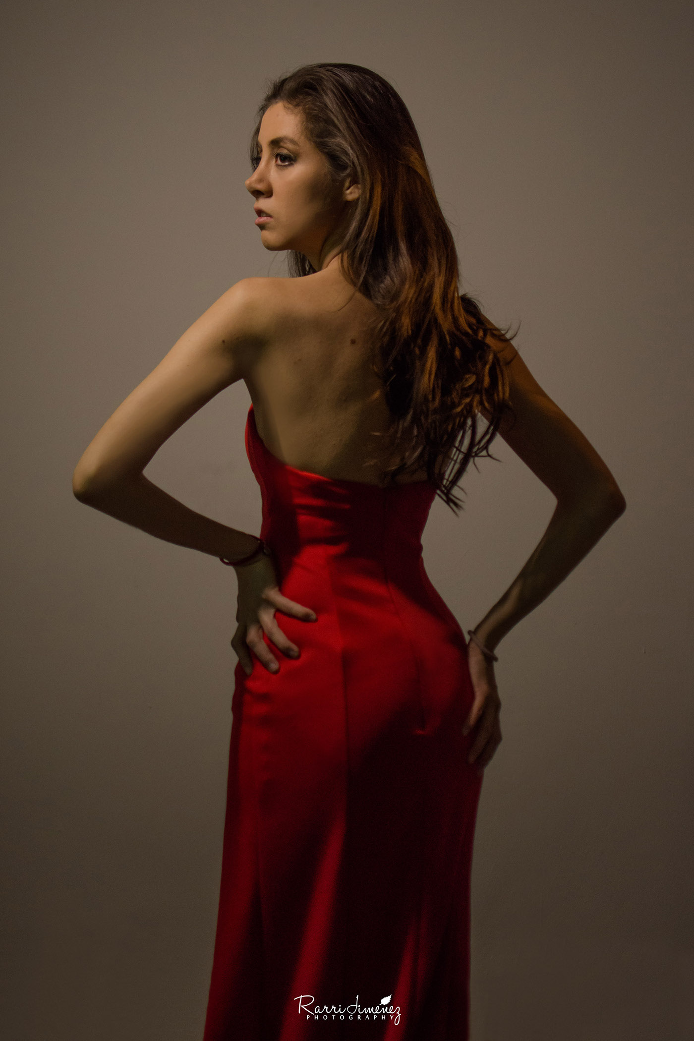 modelo vestido rojo luminacion mexicana Nikon
