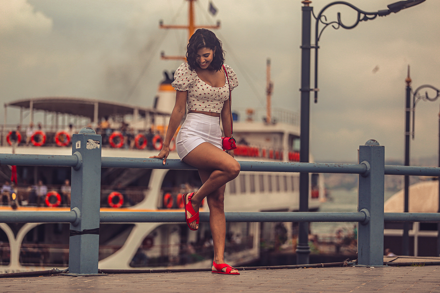 ctiy editorial Fashion  ferry istanbul model photographer Photography  retocuh Turkey