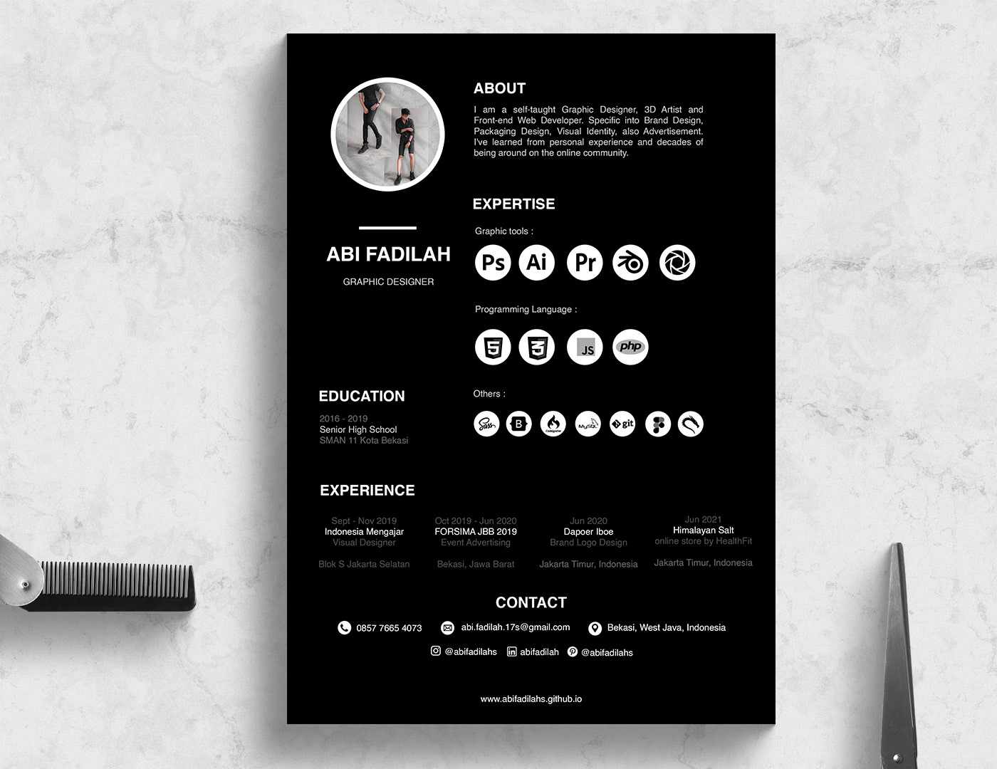 black CV graphic design  minimalist Resume simple
