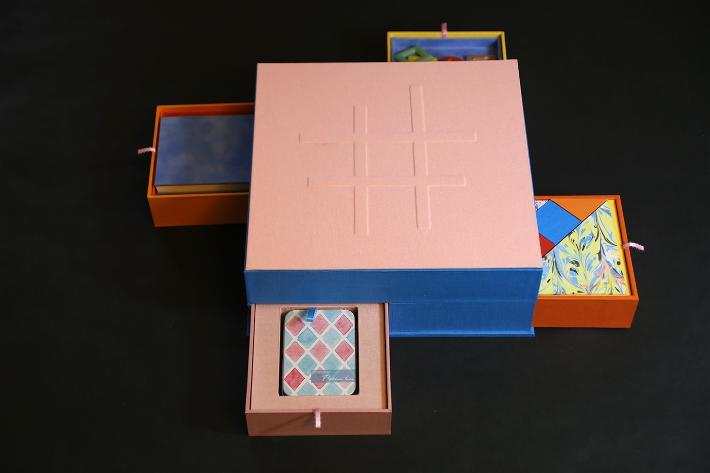 artistbook Bookbinding boxmaking playcards boardgames Poker