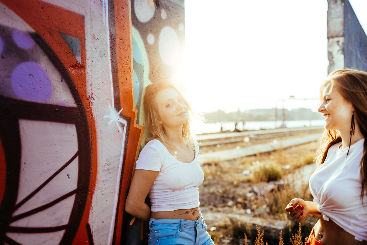 Canon 35mm sunlight girls Two friends summer portrait lifestyle mood