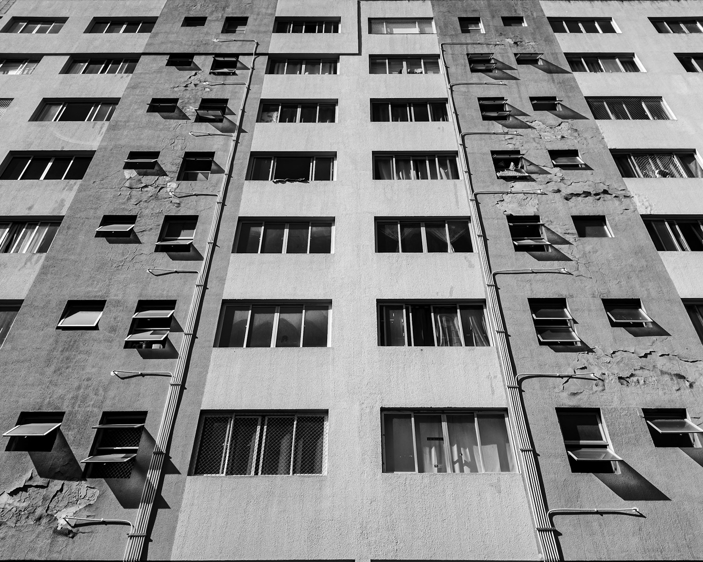 architecture black and white city imperfection imperfeição lightroom mobile photography Photography  preto e branco Urban