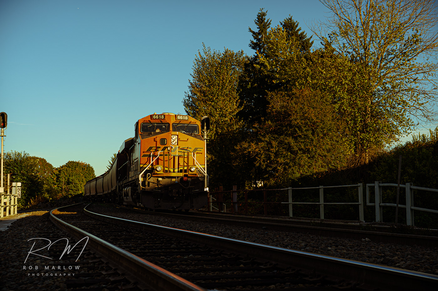 BNSF 6618 Heading east to cross the mountains.